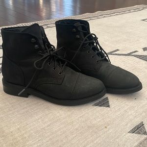 Woman’s black size 7 Thursday’s boots.